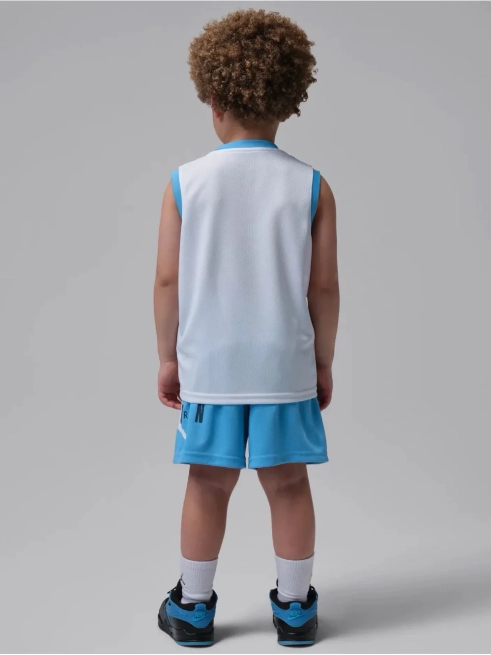 Jordan Kids Basketball Set in White and Light Blue